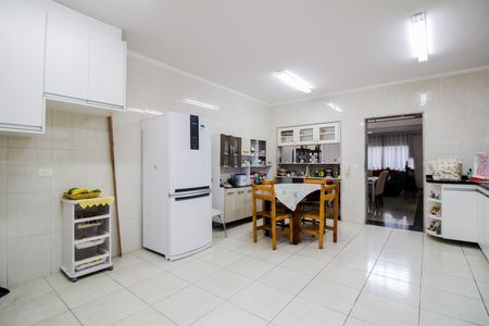 Casa à venda com 220m², 4 quartos e 5 vagas Casa à venda com 220m², 4 quartos e 5 vagasCozinha