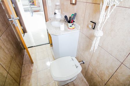 Casa à venda com 220m², 4 quartos e 5 vagas Casa à venda com 220m², 4 quartos e 5 vagasBanheiro 2