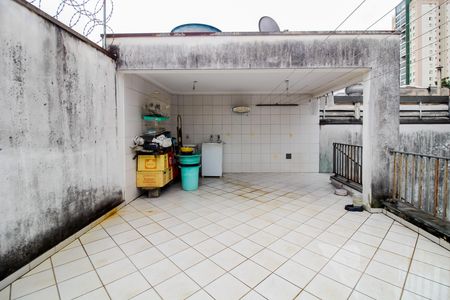 Casa à venda com 220m², 4 quartos e 5 vagas Casa à venda com 220m², 4 quartos e 5 vagasQuintal 2