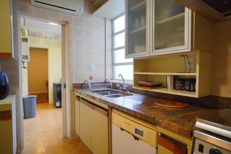 Apartamento para alugar com 155m², 3 quartos e 2 vagas Apartamento para alugar com 155m², 3 quartos e 2 vagasCozinha