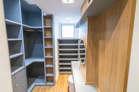 Apartamento para alugar com 120m², 3 quartos e 2 vagas Apartamento para alugar com 120m², 3 quartos e 2 vagasCloset