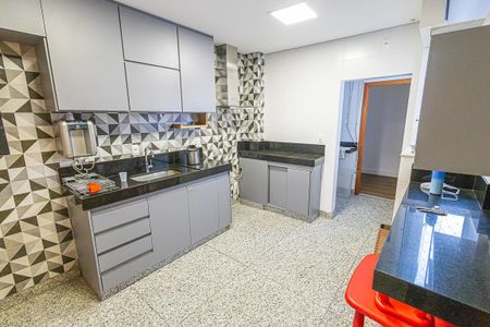 Apartamento para alugar com 120m², 3 quartos e 2 vagas Apartamento para alugar com 120m², 3 quartos e 2 vagasCozinha