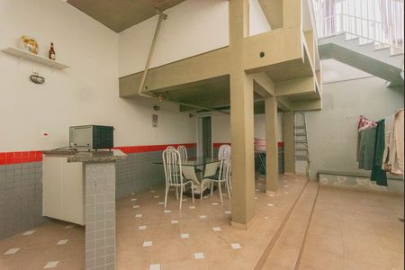 Casa à venda com 202m², 4 quartos e 3 vagasQuintal