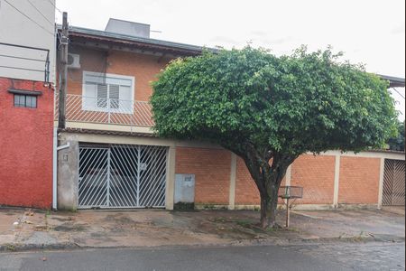 Casa à venda com 202m², 4 quartos e 3 vagasFachada