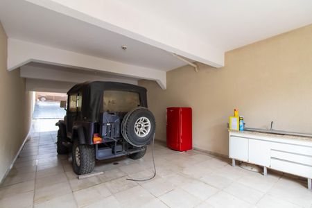 Casa para alugar com 170m², 2 quartos e 6 vagas Casa para alugar com 170m², 2 quartos e 6 vagasGaragem