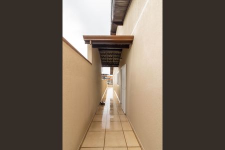 Casa para alugar com 170m², 2 quartos e 6 vagas Casa para alugar com 170m², 2 quartos e 6 vagasCorredor Lateral