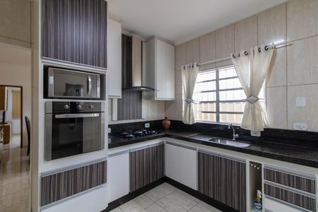 Casa para alugar com 170m², 2 quartos e 6 vagas Casa para alugar com 170m², 2 quartos e 6 vagasCozinha