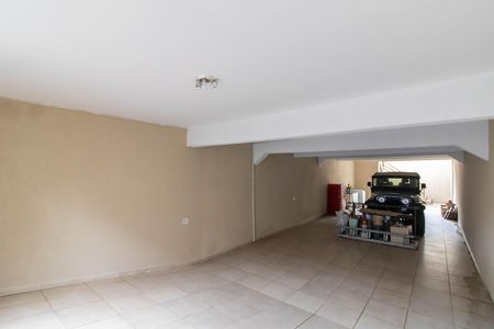 Casa para alugar com 170m², 2 quartos e 6 vagas Casa para alugar com 170m², 2 quartos e 6 vagasGaragem