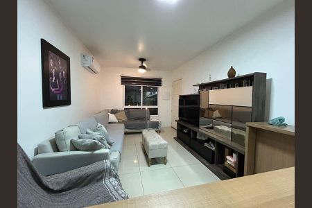Sala de casa de condomínio para alugar com 2 quartos, 80m² em Distrito Industrial, Cachoeirinha