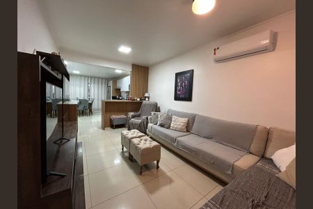 Casa de condomínio para alugar com 80m², 2 quartos e 2 vagasSala