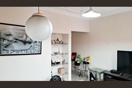 Apartamento para alugar com 76m², 2 quartos e sem vaga
