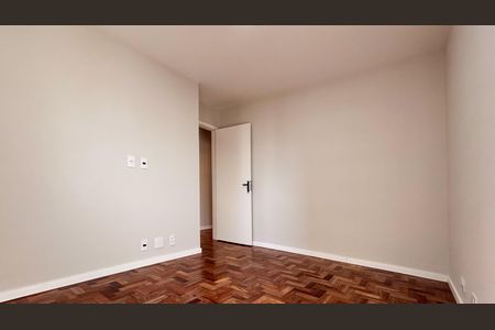 Apartamento à venda com 74m², 2 quartos e 1 vaga Apartamento à venda com 74m², 2 quartos e 1 vagaQuarto
