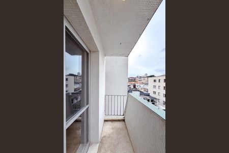 Apartamento à venda com 74m², 2 quartos e 1 vaga Apartamento à venda com 74m², 2 quartos e 1 vagaVaranda