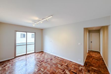 Apartamento à venda com 74m², 2 quartos e 1 vaga Apartamento à venda com 74m², 2 quartos e 1 vagaSala