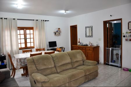 Casa à venda com 255m², 3 quartos e 2 vagas Casa à venda com 255m², 3 quartos e 2 vagasDetalhe - Sala