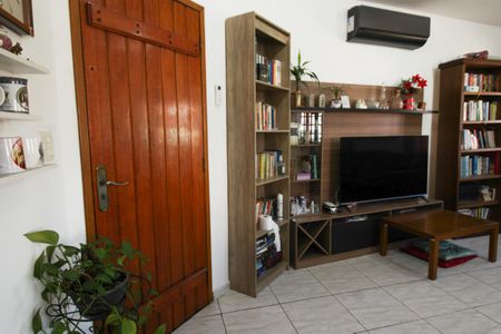 Casa à venda com 255m², 2 quartos e 2 vagas Casa à venda com 255m², 2 quartos e 2 vagasSala
