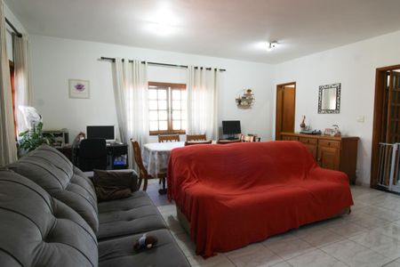 Casa à venda com 255m², 2 quartos e 2 vagas Casa à venda com 255m², 2 quartos e 2 vagasSala