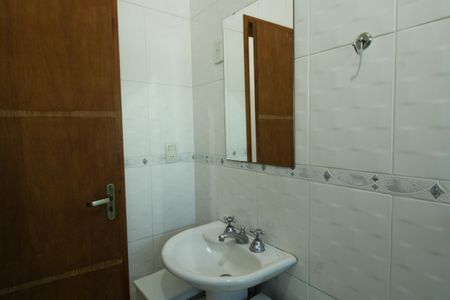 Casa à venda com 255m², 2 quartos e 2 vagas Casa à venda com 255m², 2 quartos e 2 vagasBanheiro