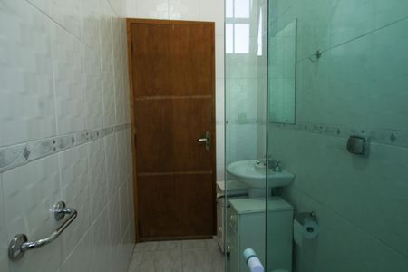 Casa à venda com 255m², 2 quartos e 2 vagas Casa à venda com 255m², 2 quartos e 2 vagasBanheiro