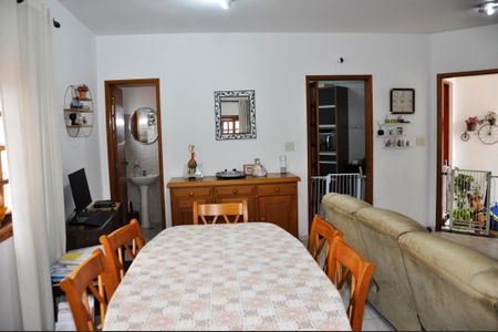 Casa à venda com 255m², 3 quartos e 2 vagas Casa à venda com 255m², 3 quartos e 2 vagasDetalhe - Sala