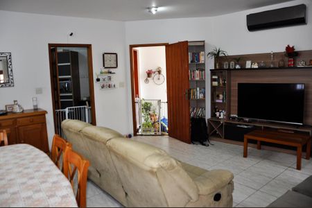 Casa à venda com 255m², 3 quartos e 2 vagas Casa à venda com 255m², 3 quartos e 2 vagasDetalhe - Sala