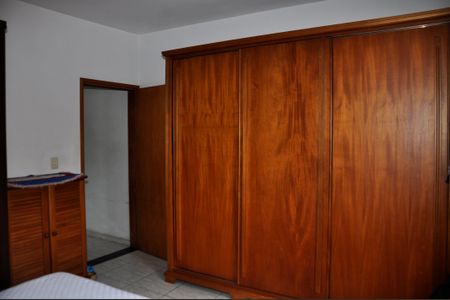 Casa à venda com 255m², 3 quartos e 2 vagas Casa à venda com 255m², 3 quartos e 2 vagasDetalhe - Quarto 01