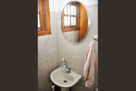 Casa à venda com 255m², 3 quartos e 2 vagas Casa à venda com 255m², 3 quartos e 2 vagasDetalhe - Lavabo