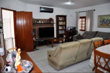 Detalhe - Sala de casa à venda com 3 quartos, 255m² em Vila Iorio, São Paulo