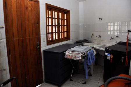 Casa à venda com 255m², 3 quartos e 2 vagas Casa à venda com 255m², 3 quartos e 2 vagasDetalhe - Área de Serviço