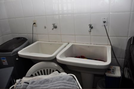 Casa à venda com 255m², 3 quartos e 2 vagas Casa à venda com 255m², 3 quartos e 2 vagasDetalhe - Área de Serviço