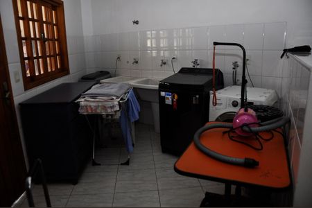Casa à venda com 255m², 3 quartos e 2 vagas Casa à venda com 255m², 3 quartos e 2 vagasDetalhe - Área de Serviço