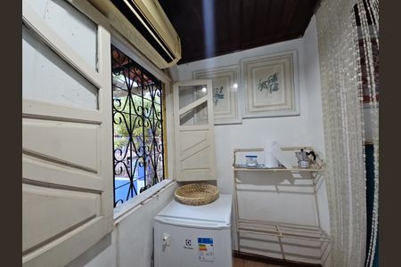 Casa para alugar com 1m², 4 quartos e sem vaga Casa para alugar com 1m², 4 quartos e sem vagaCozinha kitnet