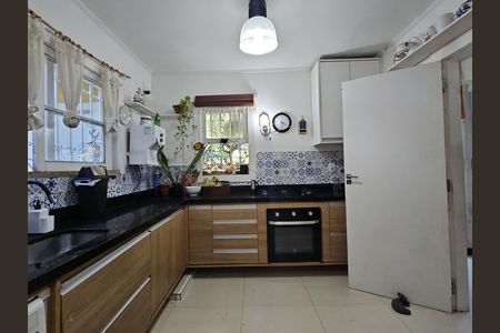 Casa para alugar com 1m², 4 quartos e sem vaga Casa para alugar com 1m², 4 quartos e sem vagaCozinha