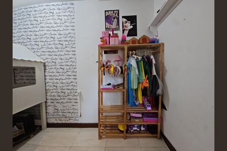 Casa para alugar com 1m², 4 quartos e sem vaga Casa para alugar com 1m², 4 quartos e sem vagaquarto 3