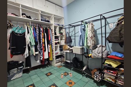 Casa para alugar com 1m², 4 quartos e sem vaga Casa para alugar com 1m², 4 quartos e sem vagaQuarto 2 - Armários