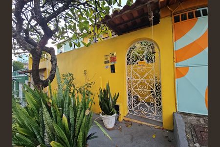 Casa para alugar com 1m², 4 quartos e sem vaga Casa para alugar com 1m², 4 quartos e sem vagaFachada