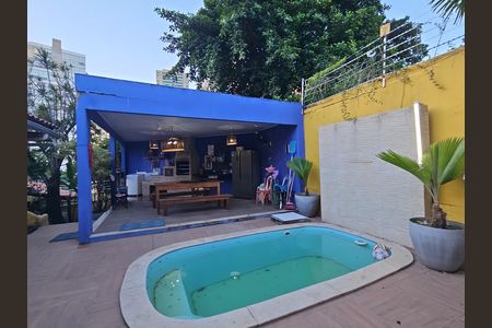 Casa para alugar com 1m², 4 quartos e sem vaga Casa para alugar com 1m², 4 quartos e sem vagaPiscina