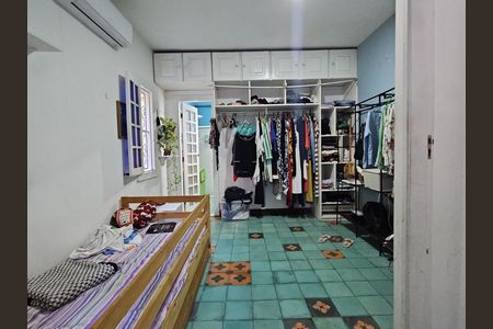 Casa para alugar com 1m², 4 quartos e sem vaga Casa para alugar com 1m², 4 quartos e sem vagaQuarto 2 - Armários