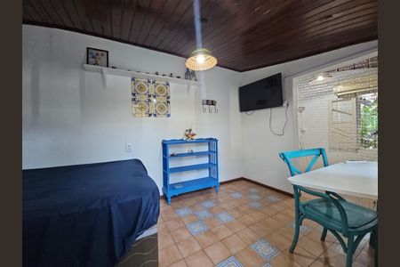Casa para alugar com 1m², 4 quartos e sem vaga Casa para alugar com 1m², 4 quartos e sem vagakitnet fundos