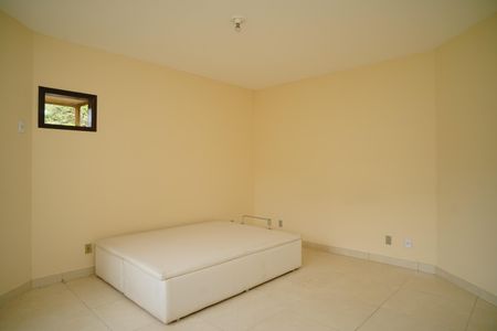 Casa de condomínio para alugar com 242m², 4 quartos e 2 vagas Casa de condomínio para alugar com 242m², 4 quartos e 2 vagasSuíte