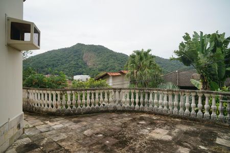 Casa de condomínio para alugar com 242m², 4 quartos e 2 vagas Casa de condomínio para alugar com 242m², 4 quartos e 2 vagasÁrea externa