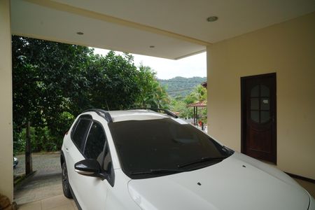 Casa de condomínio para alugar com 242m², 4 quartos e 2 vagas Casa de condomínio para alugar com 242m², 4 quartos e 2 vagasGaragem