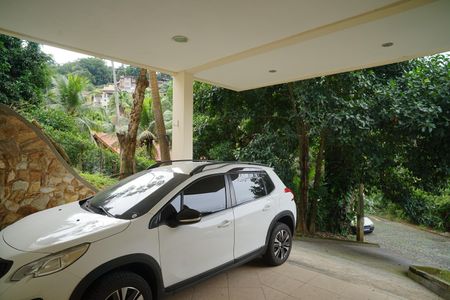 Casa de condomínio para alugar com 242m², 4 quartos e 2 vagas Casa de condomínio para alugar com 242m², 4 quartos e 2 vagasGaragem