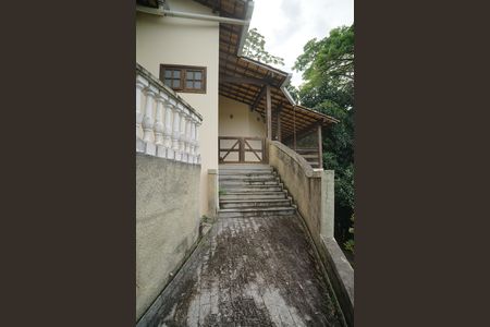 Casa de condomínio para alugar com 242m², 4 quartos e 2 vagas Casa de condomínio para alugar com 242m², 4 quartos e 2 vagasEntrada