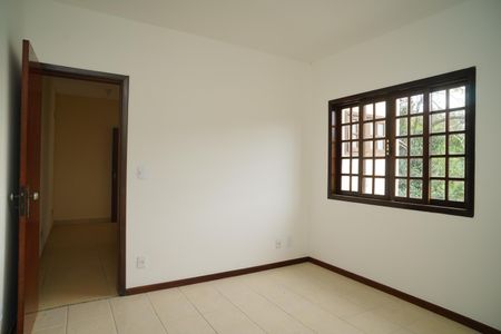 Casa de condomínio para alugar com 242m², 4 quartos e 2 vagas Casa de condomínio para alugar com 242m², 4 quartos e 2 vagasQuarto 1