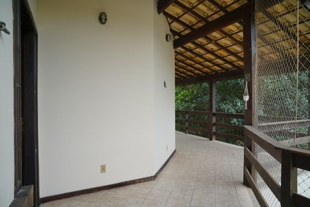 Casa de condomínio para alugar com 242m², 4 quartos e 2 vagas Casa de condomínio para alugar com 242m², 4 quartos e 2 vagasVaranda