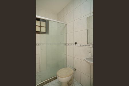 Casa de condomínio para alugar com 242m², 4 quartos e 2 vagas Casa de condomínio para alugar com 242m², 4 quartos e 2 vagasBanheiro de serviço