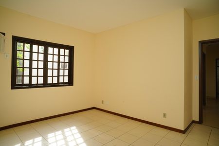 Casa de condomínio para alugar com 242m², 4 quartos e 2 vagas Casa de condomínio para alugar com 242m², 4 quartos e 2 vagasQuarto 3