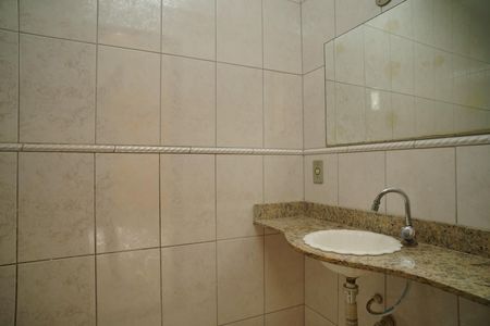 Casa de condomínio para alugar com 242m², 4 quartos e 2 vagas Casa de condomínio para alugar com 242m², 4 quartos e 2 vagasLavabo