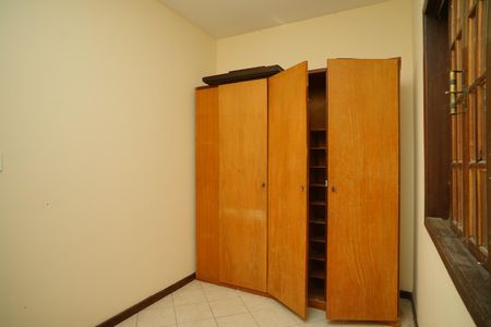 Casa de condomínio para alugar com 242m², 4 quartos e 2 vagas Casa de condomínio para alugar com 242m², 4 quartos e 2 vagasQuarto de Serviço